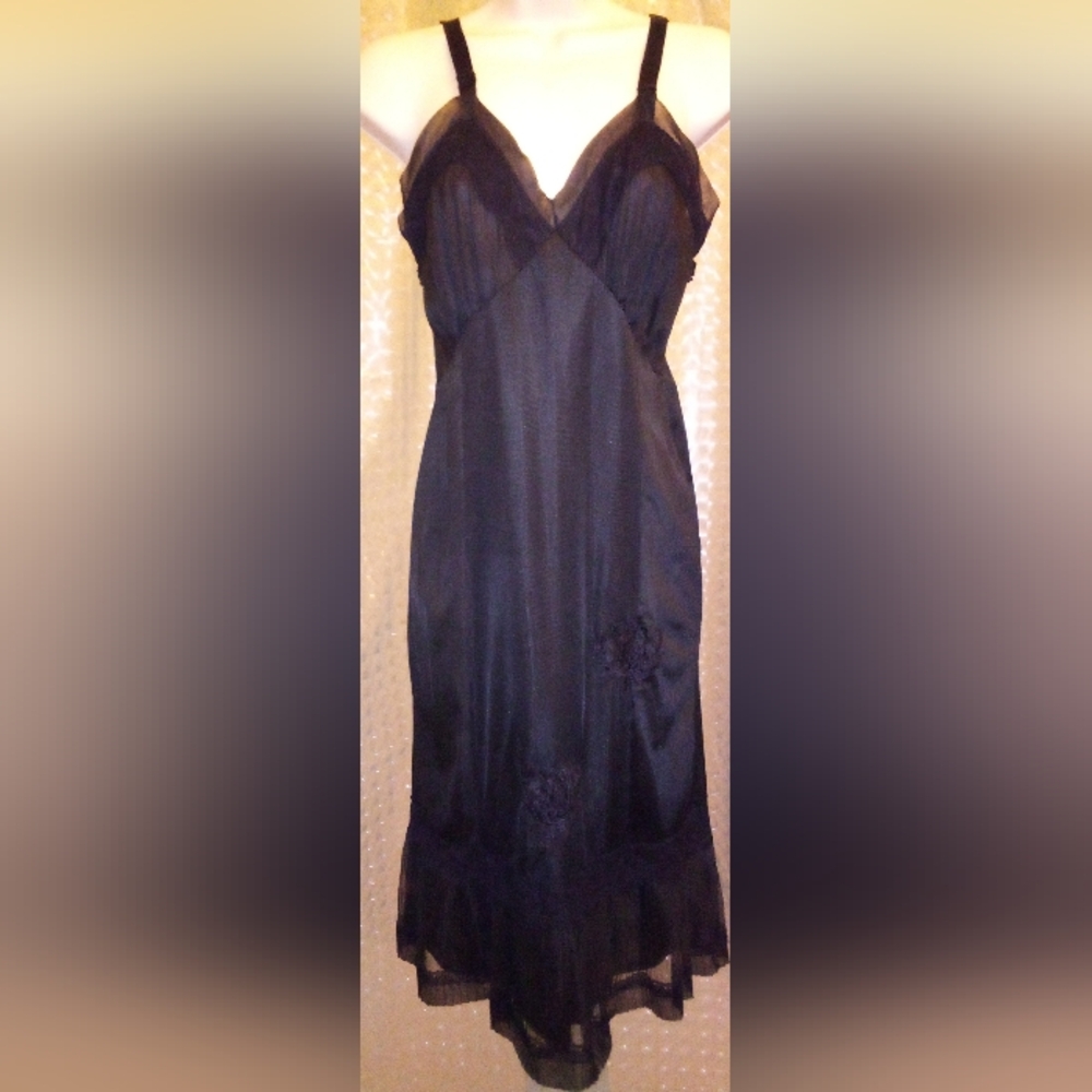 Beautiful Vintage Ladies Slip No Tag Size S Pin-up Photography